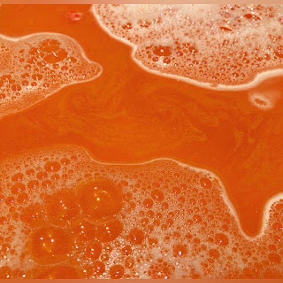 RARE LUSH COSMETICS CHRISTMAS NAUGHTY ELF BUBBLE BAR (Last One Available) - Picture 7 of 9